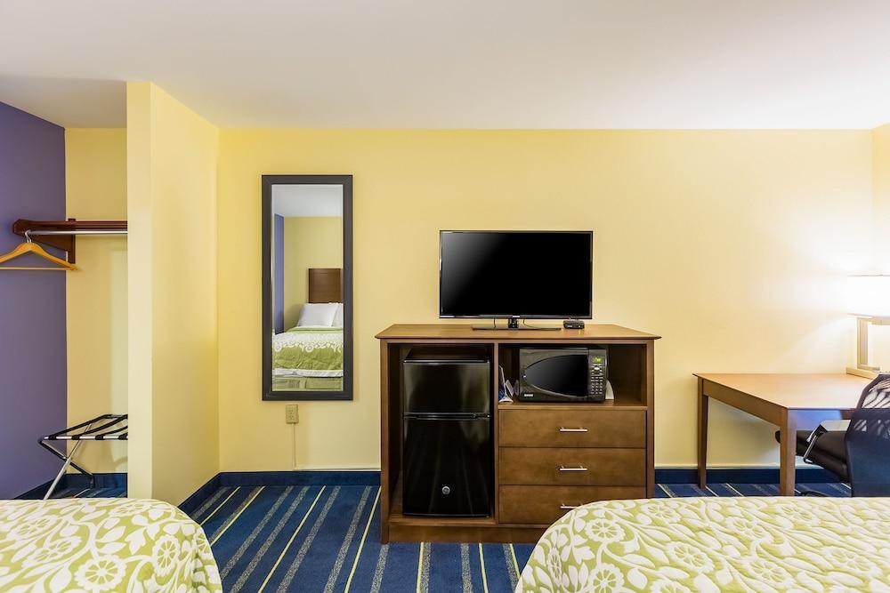 Days Inn By Wyndham Hartford/Closest Downtown Kültér fotó