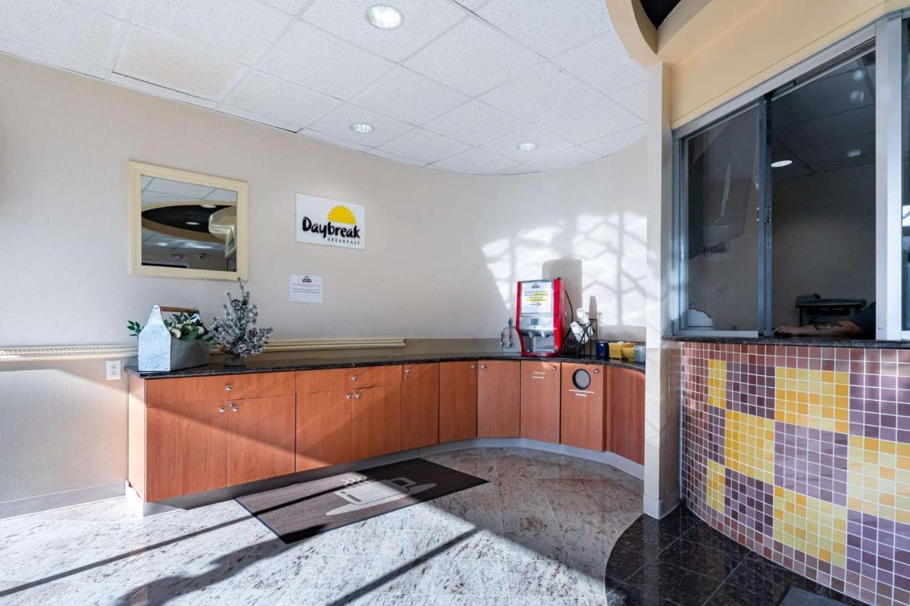 Days Inn By Wyndham Hartford/Closest Downtown Kültér fotó