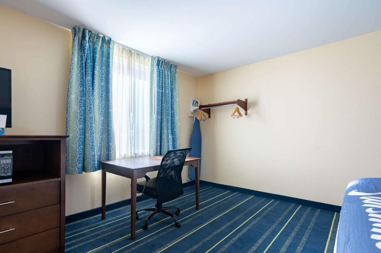 Days Inn By Wyndham Hartford/Closest Downtown Kültér fotó