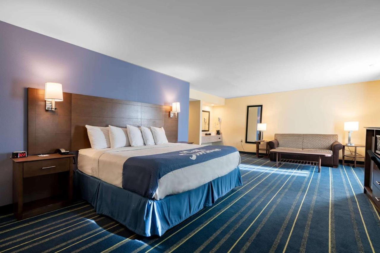 Days Inn By Wyndham Hartford/Closest Downtown Kültér fotó