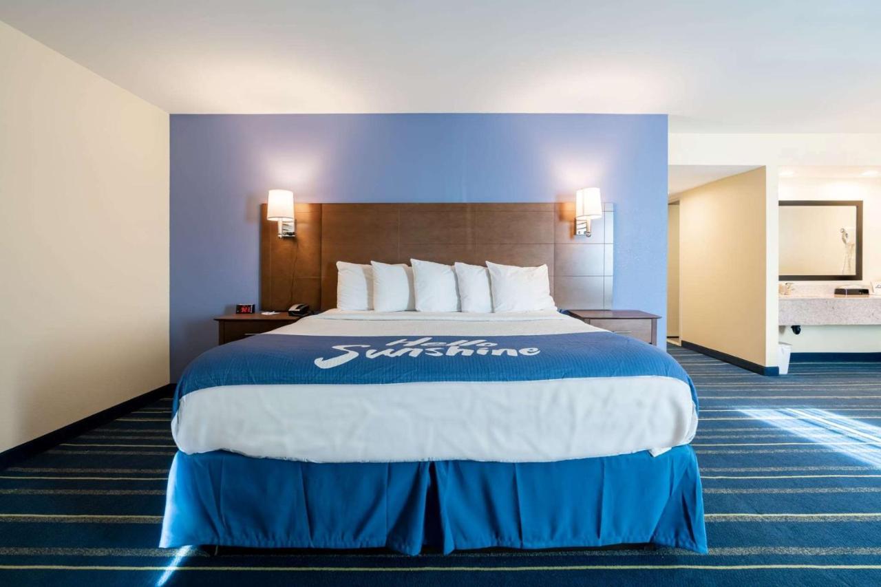 Days Inn By Wyndham Hartford/Closest Downtown Kültér fotó