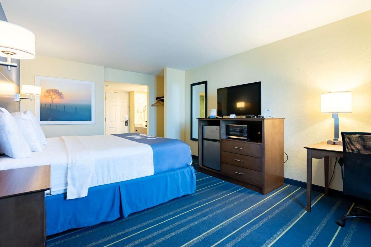 Days Inn By Wyndham Hartford/Closest Downtown Kültér fotó